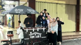 Gerobak kopi Padang Panjang kian digemari anak muda. (Foto: Kominfo Padang Panjang)