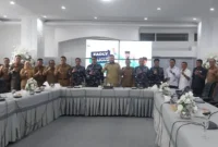Aster Dankodaeral II, Letkol (P) Octav Bayu Dirgantara dalam pertemuan dengan Wali Kota Padang Fadly Amran dan jajaran di Rumah Dinas Wali Kota, Senin (22/9/2025). (Foto: FB Diskominfo Padang)