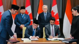 Presiden Prabowo Subianto bersama Perdana Menteri Kanada Mark Carney menyaksikan penandatanganan sejumlah nota kesepahaman strategis antara Indonesia dan Kanada di West Block, Parliament Hill, Ottawa, Rabu (24/9/2025). (Foto: BPMI Setpres)