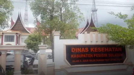 Kantor Dinas Kesehatan Pessel. (Foto: Dok. Yoniks)