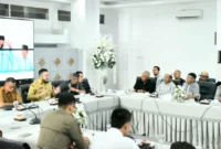 Wali Kota Padang Fadly Amran menerima aspirasi KPP Padang di Kediaman Resmi Wali Kota, Senin (15/9/2025). (Foto: Prokopim Padang)
