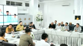 Wali Kota Padang Fadly Amran menerima aspirasi KPP Padang di Kediaman Resmi Wali Kota, Senin (15/9/2025). (Foto: Prokopim Padang)