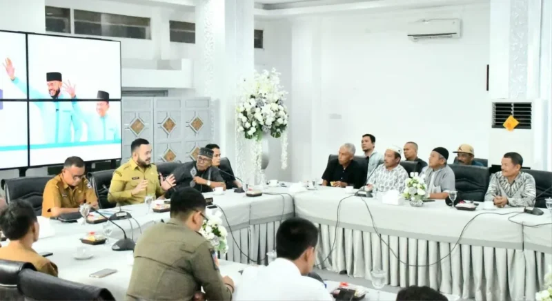 Wali Kota Padang Fadly Amran menerima aspirasi KPP Padang di Kediaman Resmi Wali Kota, Senin (15/9/2025). (Foto: Prokopim Padang)