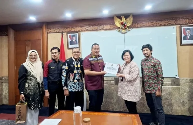 Wali Kota Pariaman Yota Balad mendatangi Kementerian Pariwisata, Jumat (199). (Foto Kominfo Pariaman)