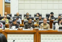 Menteri Perindustrian Agus Gumiwang Kartasasmita memaparkan arah kebijakan dan program prioritas sektor industri tahun 2026 dalam Rapat Kerja bersama Komisi VII DPR RI, Rabu (3/9). (Foto: Kemenperin)
