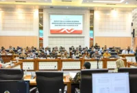 Menteri Perindustrian (Menperin) Agus Gumiwang Kartasasmita memaparkan RKAKL 2026 dalam rapat kerja bersama Komisi VII DPR RI di Jakarta, Rabu (3/9). (Foto: Kemenperin)