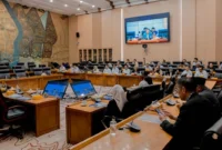 Wakil Menteri ESDM Yuliot dalam rapat kerja bersama Komisi XII DPR RI di Jakarta, Rabu (3/9). (Foto: Kementerian ESDM)