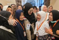 Anggota Komisi VIII DPR RI, Lisda Hendrajoni dalam sebuah kesempatan bersama masyarakat. (Foto: Dok. TA Lisda)
