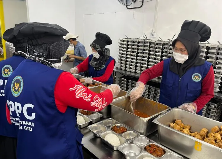 Dapur ketiga atau SPPG 003 resmi beroperasi di Kelurahan Pasar Pandan Air Mati (PPA), Kecamatan Tanjung Harapan, Senin (8/9/2025). (Foto: IP Kota Solok)
