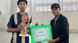 MGMP PJOK SMA Kota Padang Panjang berkolaborasi dengan OSIS Padang Panjang sukses menyelenggarakan kompetisi futsal OSISSMA CUP 2025. (Foto: Kominfo Padang Panjang)