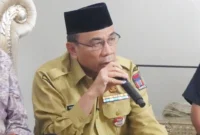 Wakil Wali Kota Padang, Maigus Nasir memimpin rapat lanjutan Smart Surau di rumah dinasnya pada Senin (15/9/2025). (Foto: Diskominfo Padang)