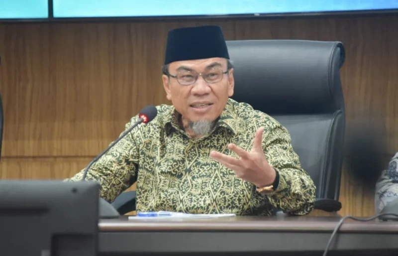 Wakil Wali Kota Padang Maigus Nasir memimpin Rapat Pembubaran Panitia Raker dan Konsolidasi Organisasi DMI Padang di Ruang Abu Bakar Ja'ar, Balai Kota Padang Aie Pacah, Sabtu (6/9/2025). (Foto: Prokopim Padang)