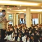 Wakil Wali Kota Padang, Maigus Nasir menjadi keynote speaker pada kegiatan PKKMB UBH 2025 di Convention Hall Kampus I UBH, Kamis (11/9/2025). (Foto: Prokopim Padang)