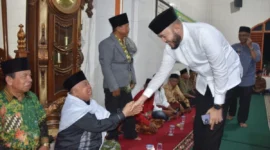 Wali Kota Padang Fadly Amran menghadiri Peringatan Maulid Nabi Muhammad SAW di Bungtekab, Jumat (26/9/2025) malam. (Foto: Prokopim Padang)