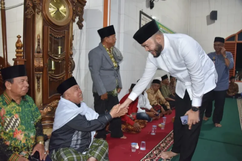 Wali Kota Padang Fadly Amran menghadiri Peringatan Maulid Nabi Muhammad SAW di Bungtekab, Jumat (26/9/2025) malam. (Foto: Prokopim Padang)