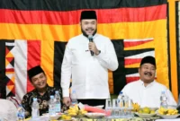 Wali Kota Padang, Fadly Amran menghadiri acara Peringatan Maulid Nabi Muhammad SAW yang digelar DPD PKDP Padang, di Masjid Nurul Huda Purus Baru, Kelurahan Ujung Gurun, Sabtu (20/9/2025) malam. (Foto: Prokopim Padang)