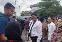 Menteri Pertanian Amran Sulaiman dalam kunjungan kerjanya ke Pasar Lubuk Buaya, Selasa (16/9/2025). (Foto: Diskominfo Padang)