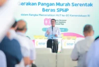 Menteri Pertanian Andi Amran Sulaiman dalam Gerakan Pangan Murah (GPM) yang digelar dalam rangka HUT ke-80 Kemerdekaan RI. (Foto: Kementan)
