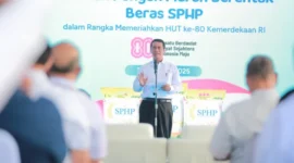 Menteri Pertanian Andi Amran Sulaiman dalam Gerakan Pangan Murah (GPM) yang digelar dalam rangka HUT ke-80 Kemerdekaan RI. (Foto: Kementan)