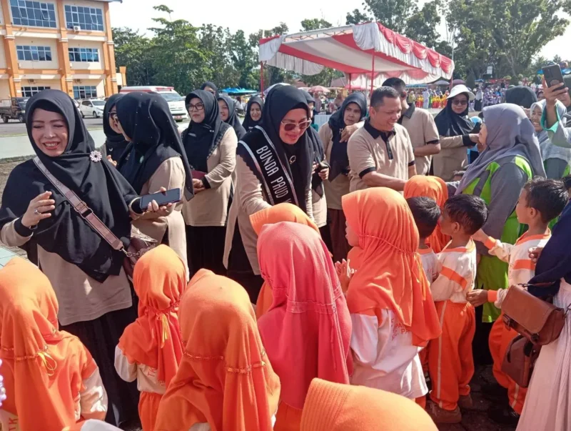 Pemkab Pasbar menggelar kegiatan Senam 7KAIH dan pemeriksaan kesehatan gratis bagi anak PAUD se-Pasbar, Kamis (25/9). (Foto: Kominfo Pasbar)