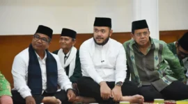 Wali Kota Padang Fadly Amran menghadiri Lailatul Ijtima’ yang digelar PCNU Padang di Palanta Rumah Dinas Wali Kota Padang, Kamis malam (18/9/2025). (Foto: Prokopim Padang)