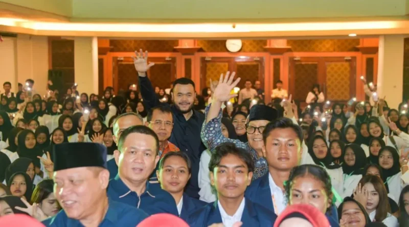Wali Kota Padang Fadly Amran membuka kegiatan PKKMB UBH di Convention Hall Kampus I UBH, Kamis (11/9/2025). (Foto: Prokopim Padang)