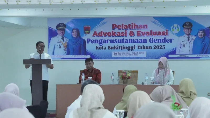 Wali Kota Bukittinggi, Ramlan Nurmatias membuka Pelatihan Advokasi dan Evaluasi Pengarusutamaan Gender (PUG) Tahun 2025. (Foto: Pemko Bukittinggi)