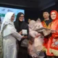 Tasya Zita berhasil meraih Juara I dalam ajang Padang Fashion Summit 2025, Minggu (3/8/2025). (Foto: FB Diskominfo Padang)