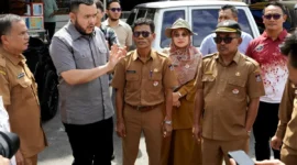 Wali Kota Padang Fadly Amran bersama jajaran mengunjungi Pasar Raya Blok A. (Foto: FB Diskominfo)