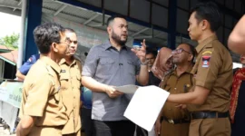 Wali Kota Padang, Fadly Amran meninjau progres pembangunan Pasar Ulak Karang, Selasa (9/9/2025). (Foto: Prokopim Padang)