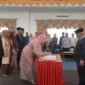 Bupati Pasbar Yulianto melantik 10 pejabat pimpinan tinggi pratama dan administrator di lingkungan Pemkab Pasbar, Jumat (26/9). (Foto: Kominfo Pasbar)