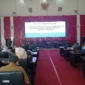 Asisten II Setdako Padang, Didi Aryadi membuka kegiatan Peningkatan Literasi Keuangan Bagi Pelaku Usaha Mikro di Ruang Bagindo Aziz Chan, Balai Kota Aie Pacah, Selasa (30/9/2025). (Foto: FB Diskominfo Padang)