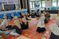 Warga Kelurahan Silaing Bawah, Kecamatan Padang Panjang Barat, mengikuti Pelatihan Payet. (Foto: Kominfo Padang Panjang)