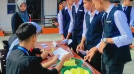 SMK Negeri 1 Padang Panjang menggelar Pemilu OSIS dengan menggandeng Bawaslu Kota Padang Panjang, Selasa (16/9/2025). (Foto: Kominfo Padang Panjang)