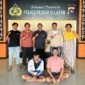 Kedua pelaku saat diamankan di Mapolres Pessel. (Foto: Dok. Humas Polres Pessel)