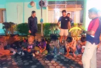 Petugas Satpol PP Padang mengamankan tujuh anak di bawah umur karena diduga menganggu trantibum dini hari, Senin (29/9/2025). (Foto: Humas Satpol PP Padang)