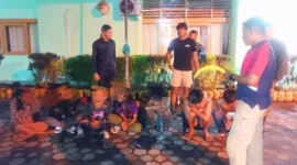 Petugas Satpol PP Padang mengamankan tujuh anak di bawah umur karena diduga menganggu trantibum dini hari, Senin (29/9/2025). (Foto: Humas Satpol PP Padang)