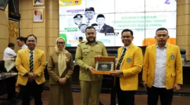 Pembukaan PKM UNP 2025 di Gedung Abu Bakar Jaar, Balai Kota Padang, Senin (4/8/2025). (Foto: FB Diskominfo Padang)