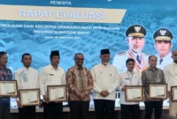 Pemko Padang meraih penghargaan dari KemenPKP sebagai daerah dengan pembebasan retribusi PBG terbanyak se-Sumbar. (Foto: FB Diskominfo Padang)