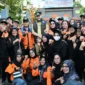 Wali Kota Padang, Fadly Amran foto bersama usai peringatan 16 tahun peristiwa gempa bumi 30 September 2009  di Monumen Gempa, Selasa (30/9/2025). (Foto: Prokopim Padang)