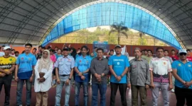 Sekdako Bukittinggi, Rismal Hadi membuka Kejurda Pickleball Tingkat Pelajar se-Sumbar tahun 2025 di GOR Bermawi. (Foto: Pemko Bukittinggi)