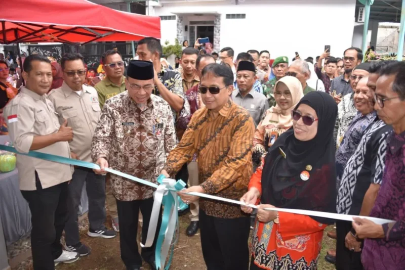 Peresmian Posko Kampung KB Baringin Sakti, di Kelurahan Koto Baru Nan XX, Kecamatan Lubeg, Kamis (11/9/2025). (Foto: Prokopim Padang)