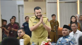 Wali Kota Padang, Fadly Amran menghadiri Rakor Ketersediaan Pangan se-Sumbar yang dipimpin langsung Menteri Pertanian RI, Andi Amran Sulaiman, Selasa (16/9/2025). (Foto: Prokopim Padang)