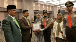 Pengukuhan Praja Angkatan IV, SMA Praja Nusantara di Hotel Pangeran Beach, Padang, Kamis (18/9/2025). (Foto: FB Diskominfo Padang)
