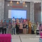 Kepala SMAN 3 Painan, Rini Amelia foto bersama dengan pengurus komite sekolah, orang tua siswa dan perwakilan Google Education. (Foto: Dok. Komite Sekolah)