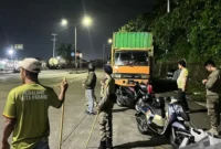 Kecamatan Lubeg perkuat patroli malam bersama BKO Satpol PP Kecamatan serta Dubalang Nagari Nan XX, Minggu (28/9/2025) dini hari. (Foto: Ist)