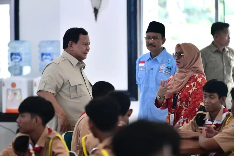 Presiden Prabowo Subianto di sela-sela peninjauan SRMA Margaguna, Jakarta Selatan, Kamis (11/9/2025). (Foto: BPMI Setpres)