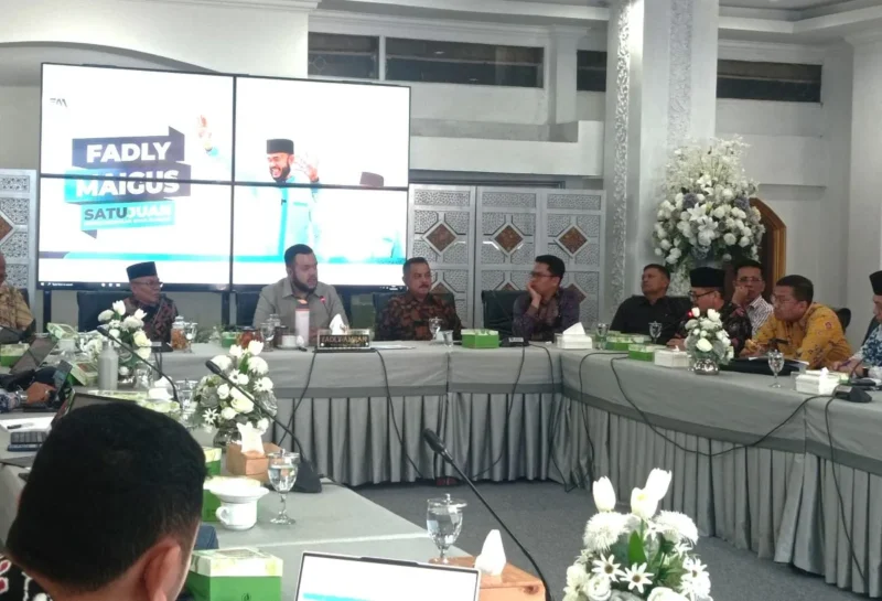 Kegiatan retret Smart Surau di Gedung Putih Rumah Dinas Wali Kota Padang, Kamis (18/9/2025). (Foto: Diskominfo Padang)