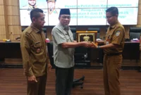 Wakil Wali Kota Padang, Maigus Nasir menyambut kedatangan rombongan BPSDM Kemendagri melalui PPSDM Regional Bukittinggi di Ruang Abu Bakar Jaar, Balai Kota Aie Pacah, Senin (29/9/2025). (Foto: FB Diskominfo Padang)