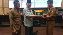 Wakil Wali Kota Padang, Maigus Nasir menyambut kedatangan rombongan BPSDM Kemendagri melalui PPSDM Regional Bukittinggi di Ruang Abu Bakar Jaar, Balai Kota Aie Pacah, Senin (29/9/2025). (Foto: FB Diskominfo Padang)